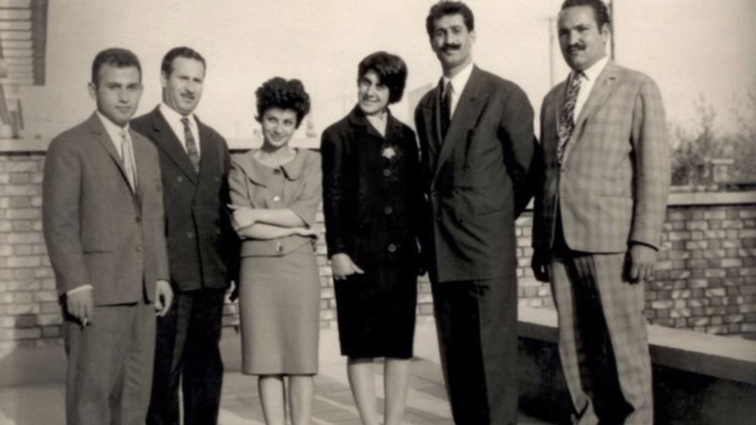 هما دارابی (نفر سوم از سمت چپ)