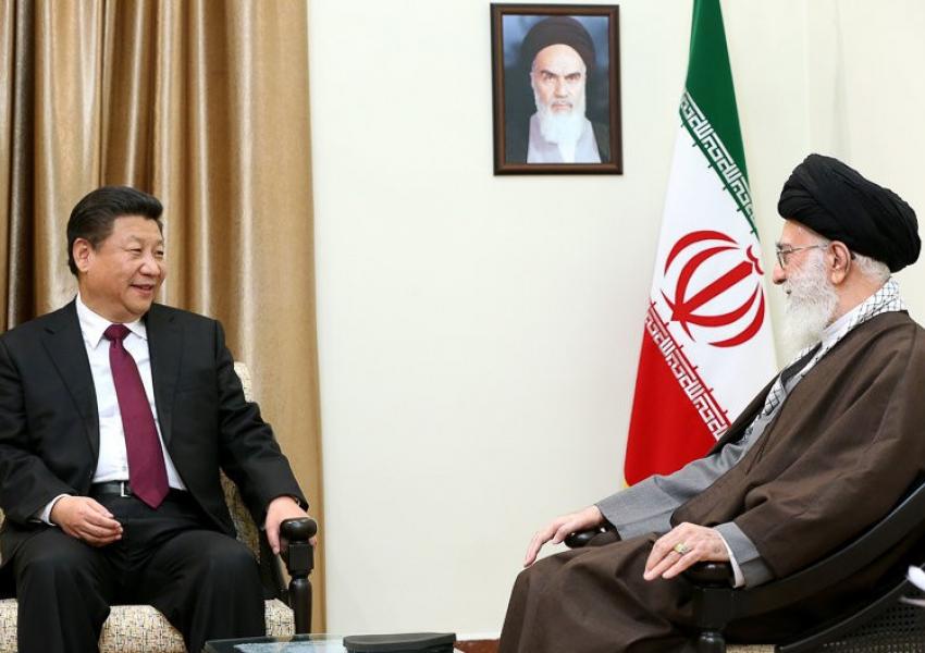 Председатель КНР Си Цзиньпин встретился с Али Хаменеи из Ирана в январе 2016 г.